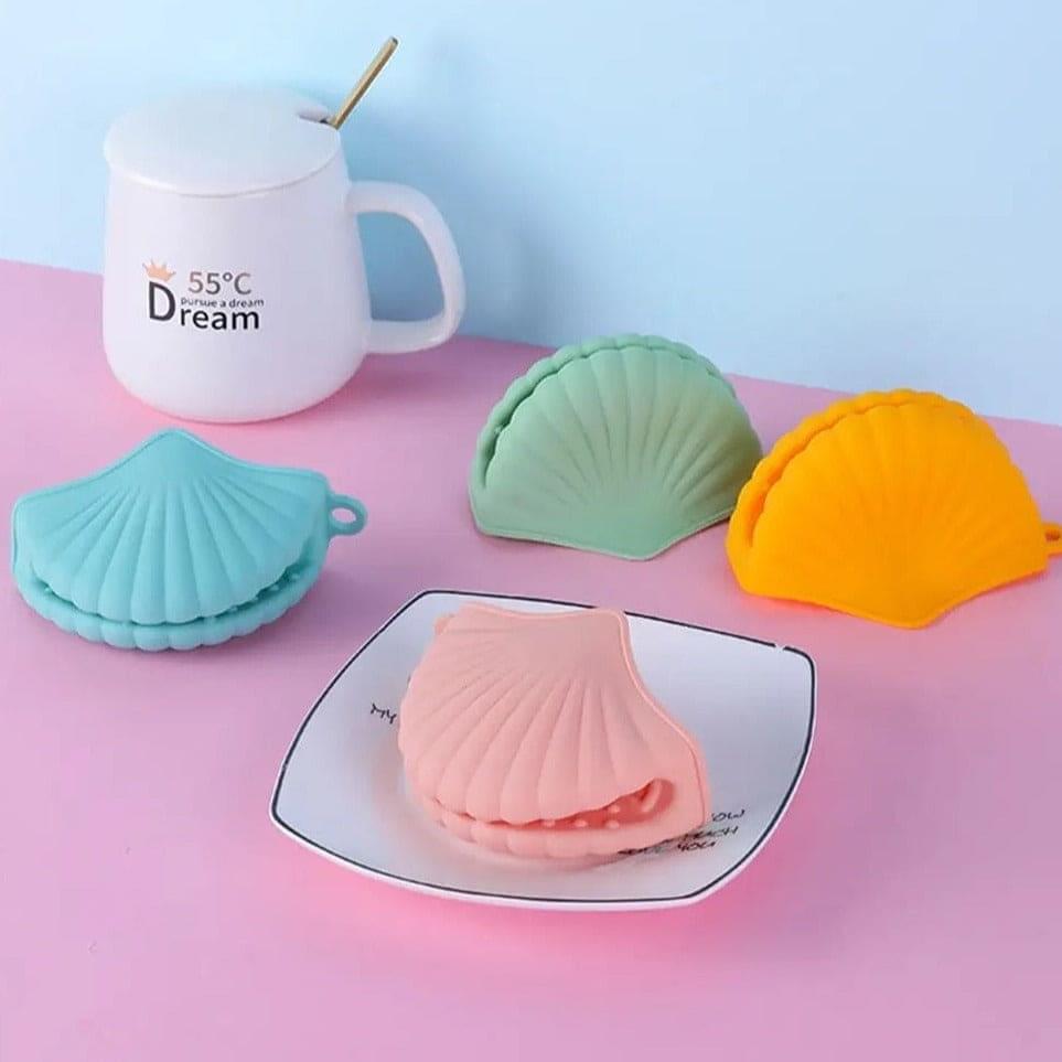 1 Pair Sea Shell Pot Gripper,  Kitchen Pinch Grip, Durable Silicon Glove Clip, High Resistant Soup Pot Grip Cover, Anti Slip Silicone Oven Mitts, Anti-Slip Pot Hot Handle Holders Yahan Sab Behtar Hai!
